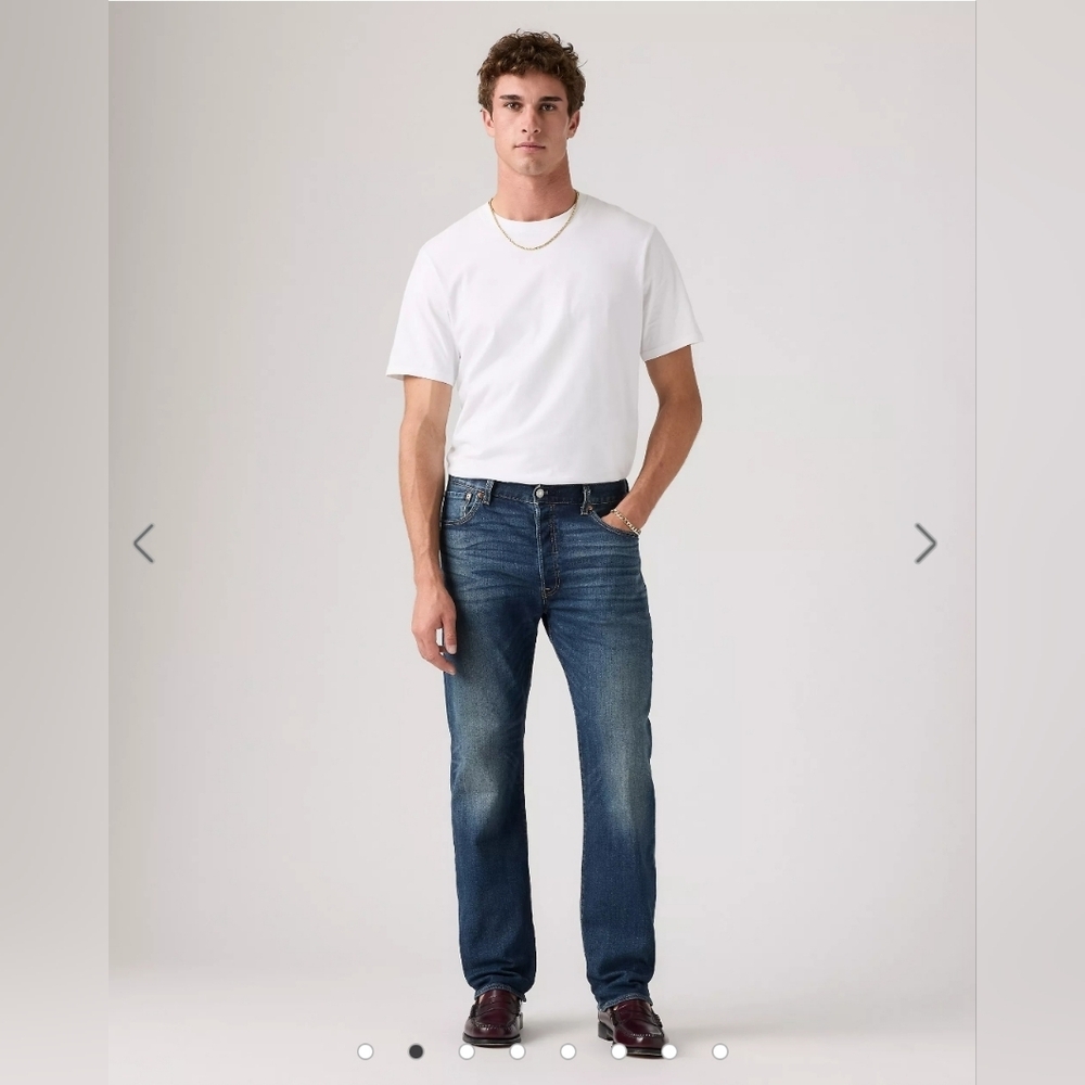 Levi's Men's Straight Jeans in Medium Blue Wash